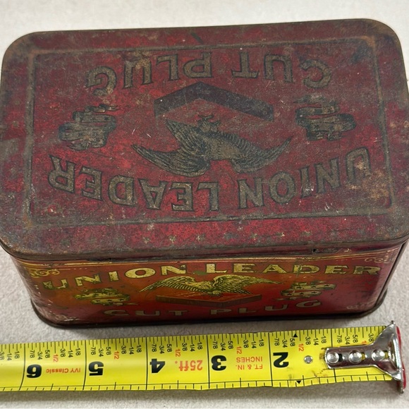Union Leader Cut Plug Tobacco Tin 
Year 1915 - Picture 6 of 7